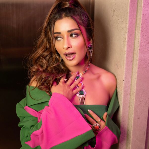 Nyrraa M Banerji Turns Heads in a Stunning Green Chic Look