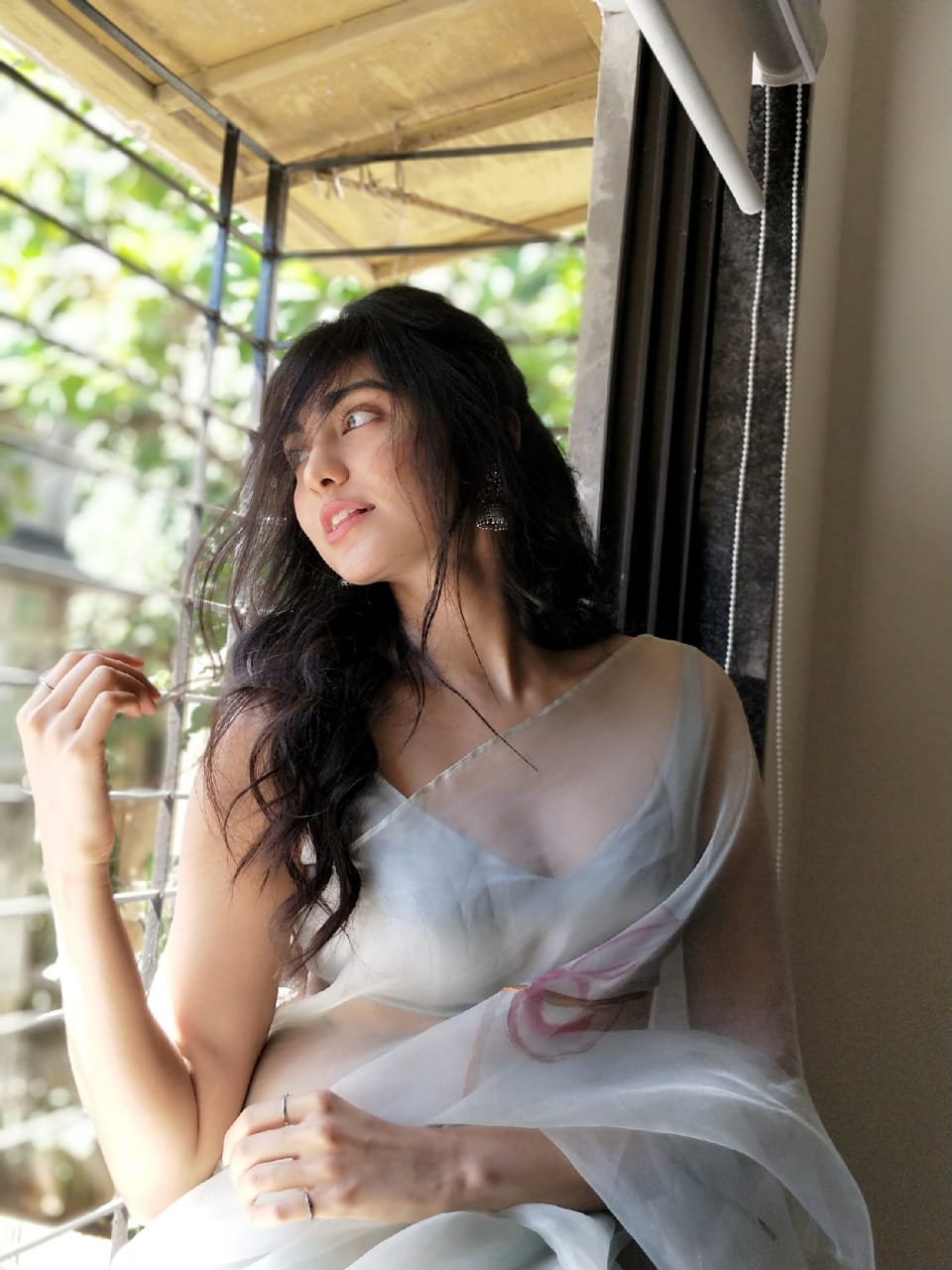 Adah Sharma Travels in a Three-Tier Train Coach, Leaves Fans Shocked; Hilarious Journey Video Goes Viral With 7 Million Views